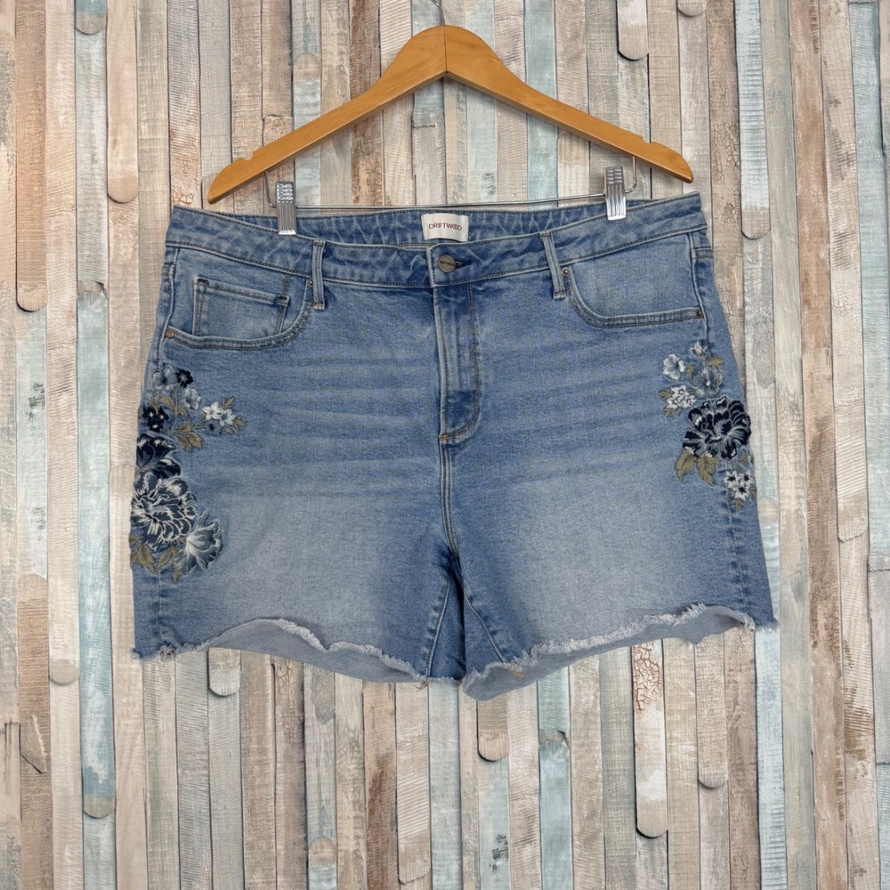 Driftwood 20 Lulu Floral Embroidered Denim Shorts Medium Wash Raw Hem Boho Plus